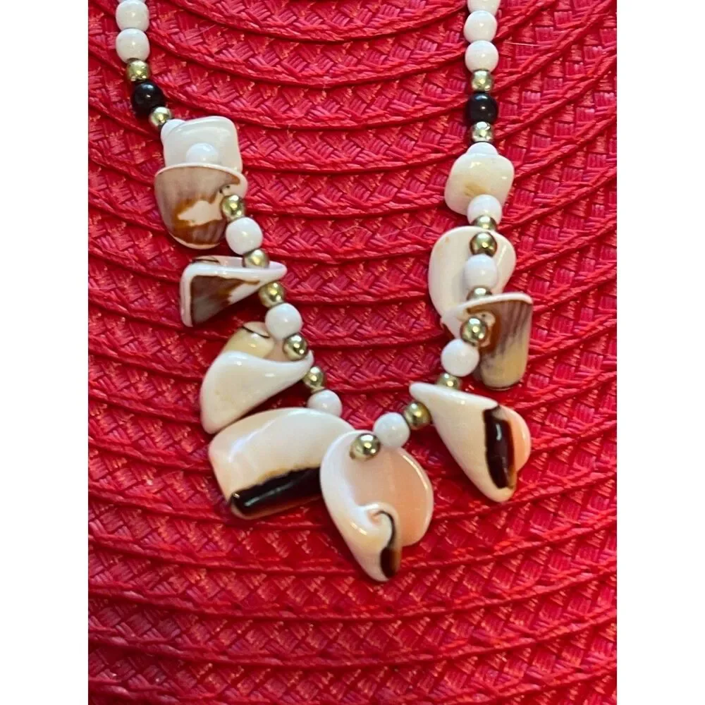 Vintage 1980s Puka Shell Bead Choker Necklace Hawaiian Beach Conch Shells 14" - Picture 2 of 6